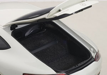 AUTOart MERCEDES-AMG GT S (DESIGNO DIAMOND WEISS) 1:18 - 76311