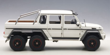 AUTOart MERCEDES-BENZ G63 AMG 6x6 (matt weiss) 1:18 - 76303