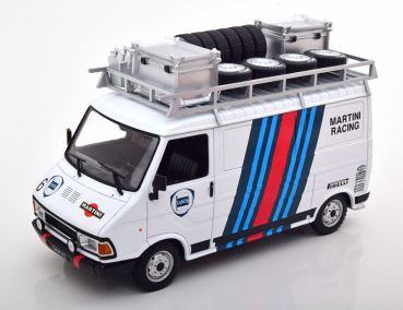 IXO Fiat 242 Martini Rally Team Assistance + Zubehör Reifenständer & Reifen 1986 1:18 limitiert Modellauto