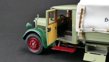 CMC Mercedes-Benz LO 2750 LKW mit Planenaufbau, 1933-1936 1:18 M-170