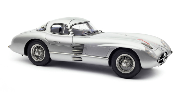 CMC Mercedes-Benz 300 SLR Uhlenhaut Coupe 1955 M-245 limitiert 1/1000 Modellauto