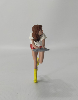 Atlantic 1:18 Figur Rebecca Frau die Auto wäscht für Modellbau Diorama