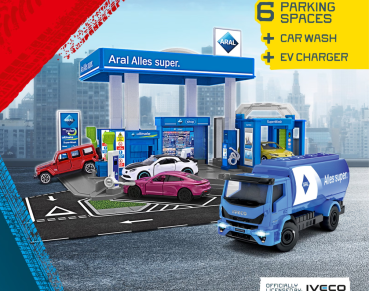 Preview: Diorama Petrol Station Aral + 1 Fahrzeug 1:64 Modelcars Tankstelle Majorette