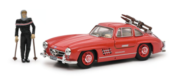 Preview: Mercedes Benz 300 SL rot mit Ski 1:43 Modellauto Schuco 450376600 Oldtimer