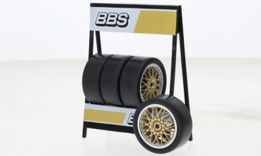 IXO BBS Motorsport Radsatz (4 Felgen mit Reifen) 35mm mit Reifenregal 1:18 Diorama