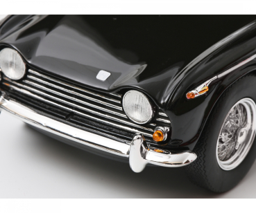 Schuco 450024700 Triumph TR5 1967 Roadster offen schwarz 1:18 limitiert Modellauto