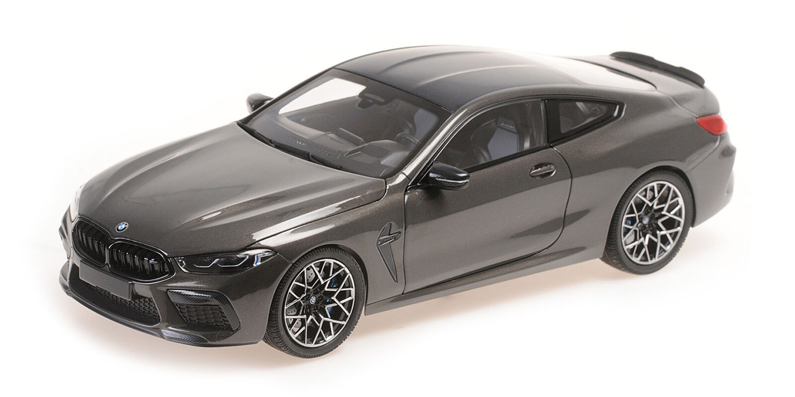  Minichamps 110029022 BMW M8 Coupe F92 2020 grey  metallic 1:18 Modellauto