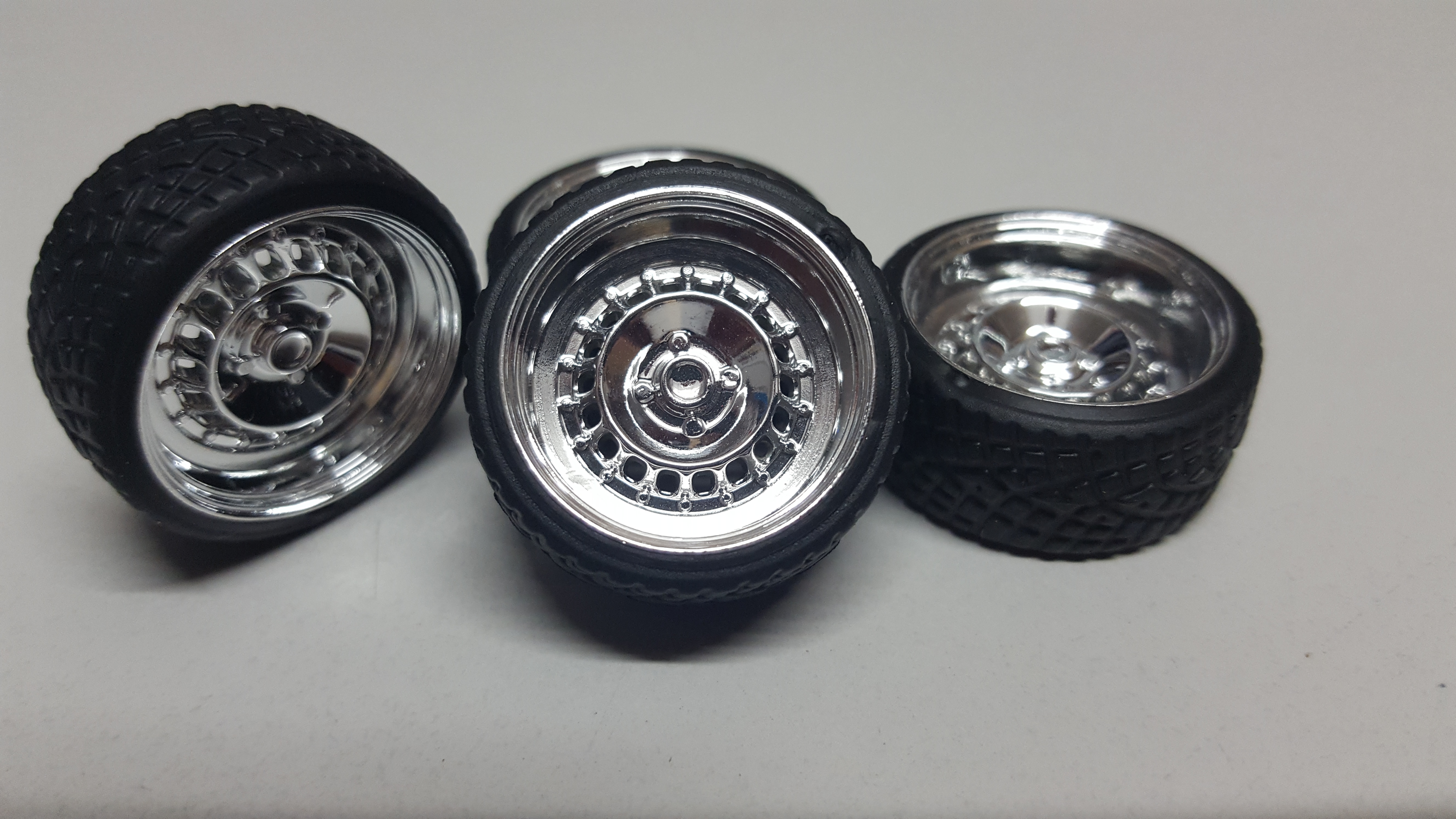 #1017 1:18 Ø35/32mm CHROMFELGEN SPORT-FELGEN Zubehör Tuning 