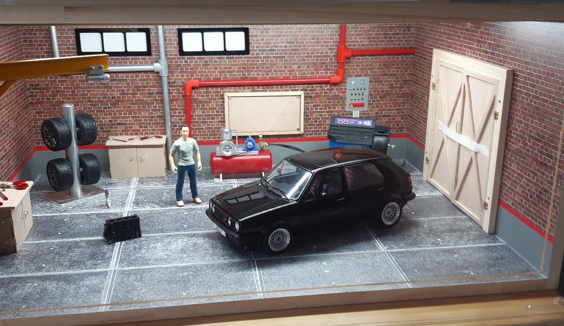  Garage Diorama mit kompletter Inneneinrichtung