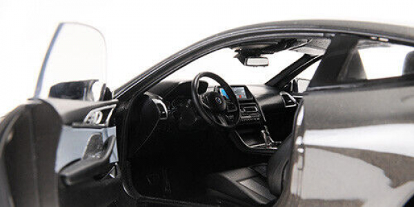 Minichamps 110029022 BMW M8 Coupe F92 2020 grau metallic 1:18 Modellauto
