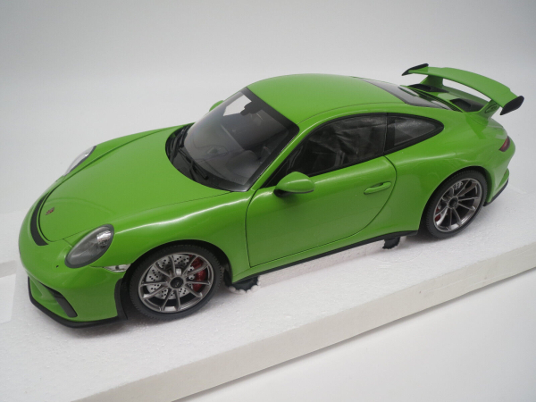Minichamps 110067025 PORSCHE 911 GT3 991.2 2018 gelbgrün 1:18 Modellauto