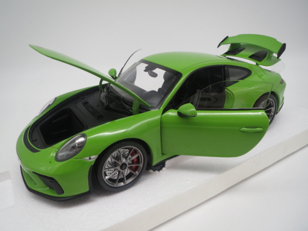 Minichamps 110067025 PORSCHE 911 GT3 991.2 2018 gelbgrün 1:18 Modellauto