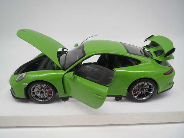 Minichamps 110067025 PORSCHE 911 GT3 991.2 2018 gelbgrün 1:18 Modellauto