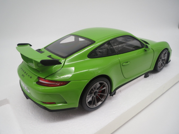Minichamps 110067025 PORSCHE 911 GT3 991.2 2018 gelbgrün 1:18 Modellauto