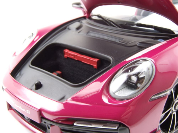 Minichamps PORSCHE 911 992 Turbo S Coupe 2021 Sport Design red 1:18 Modelcar limited 1/504