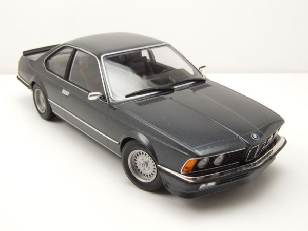 Minichamps 155028106 BMW 635 CSI E24 1982 grau metallic 1:18 Modellauto