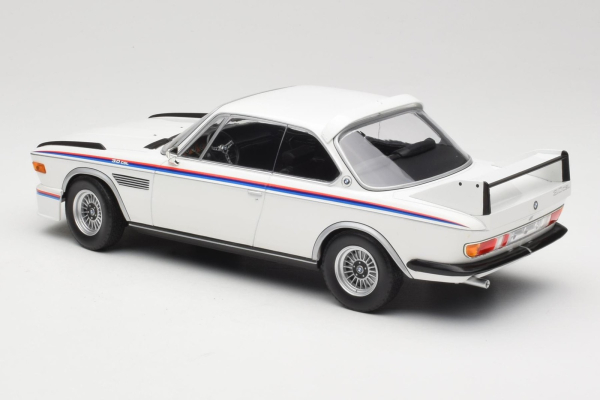 Minichamps 155028136 BMW 3.0 CSL E9 1971 weiss 1:18 Modellauto