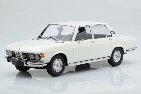 Minichamps 155029202 BMW 2500 E3 1968 weiss 1:18 limitiert 1/504 Modellauto