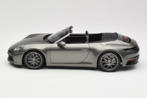 Minichamps PORSCHE 911 992 Carrera 4S Cabrio 2019 grau-grün metallic 1:18 Modellauto