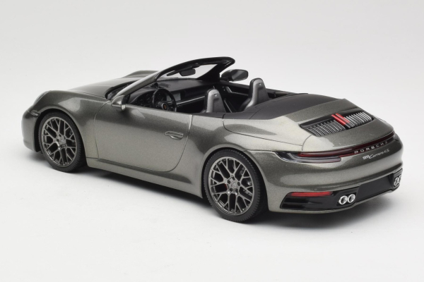 Minichamps PORSCHE 911 992 Carrera 4S Cabrio 2019 grau-grün metallic 1:18 Modellauto