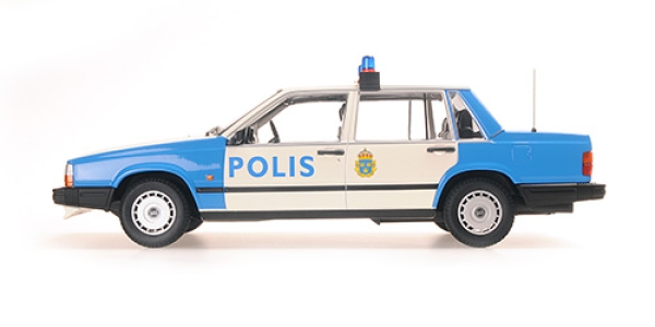 Minichamps 155171791 VOLVO 740 GL 1986 Polis Sweden 1:18 modelcar