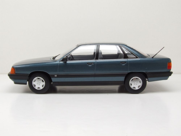 Triple9 1800350 Audi 100 2.3E C3 Typ 44 1989 lago blau-grün 1:18 Modellauto