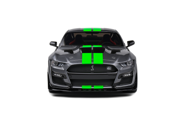 FORD GT500 Mustang grau mit neon grünen Streifen 1:18 Solido 421186170 Modellauto