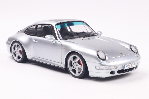 Porsche 911 (993) 4S 1996 polar silver 1:18 Solido 421186451 Modelcar