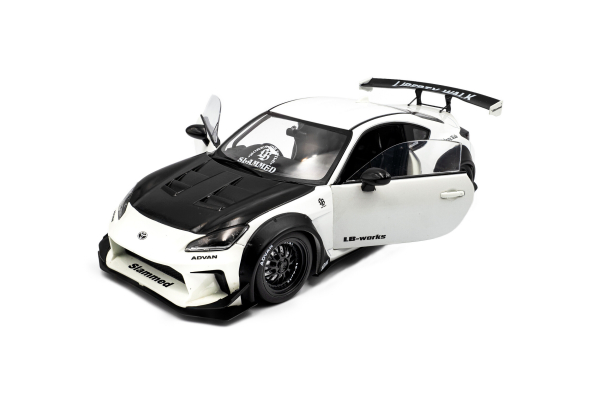 Toyota GR86 LBWK body kit white/black 1:18 Solido 421186461 Modelcar