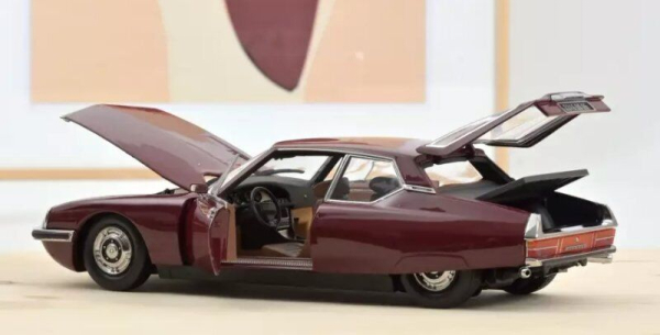 Norev 181735 Citroën SM 1972 red 1:18 modelcar limited 1/300