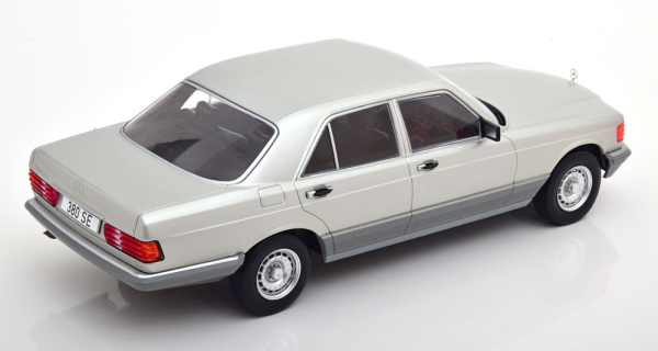 MCG Mercedes-Benz 380SE W126 S-Klasse 1979 silber 1:18 Modellauto 18185