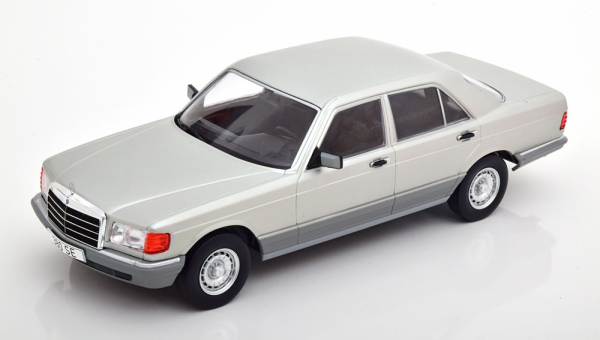 MCG Mercedes-Benz 380SE W126 S-Klasse 1979 silber 1:18 Modellauto 18185