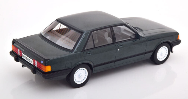 MCG Ford Granada MK2 2.8 Injection dunkelgrün-metallic 1:18 Modellauto 18263