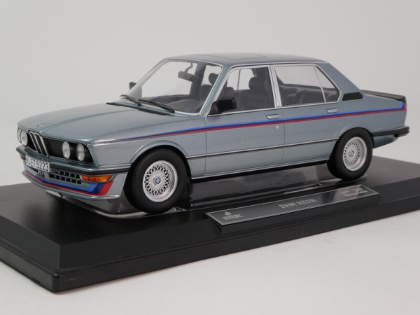 Norev 183290 BMW E30 535i 5er 5-series blue metallic 1988 Limousine 1:18 limited 1/500 modelcar