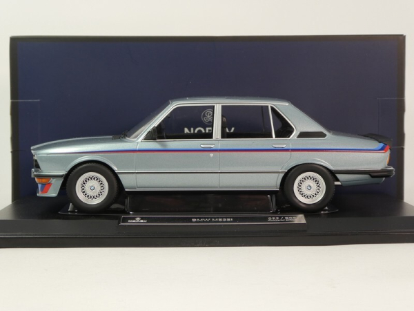 Norev 183290 BMW E30 535i 5er 5-series blue metallic 1988 Limousine 1:18 limited 1/500 modelcar