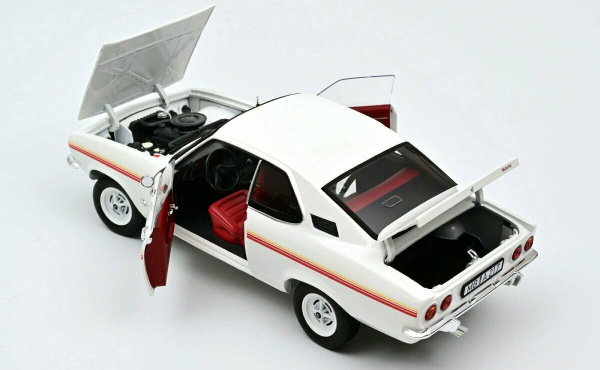 Norev 183637 Manta A Swinger Coupe 1975 weiss 1:18 Modellauto