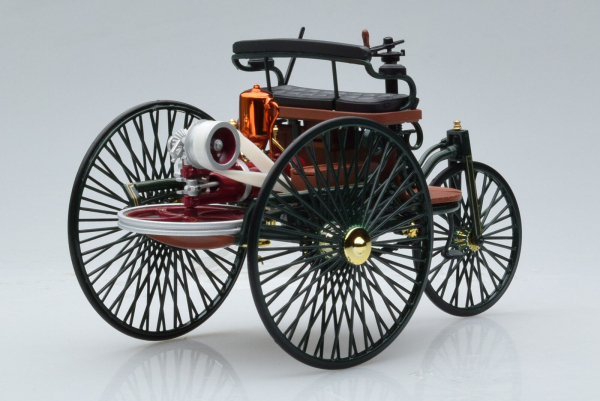 Norev 183701 Benz Patent-Motorwagen 1886 grün Mercedes 1:18 Oldtimer Modellauto