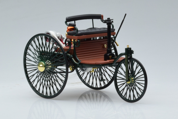 Norev 183701 Benz Patent-Motorwagen 1886 grün Mercedes 1:18 Oldtimer Modellauto