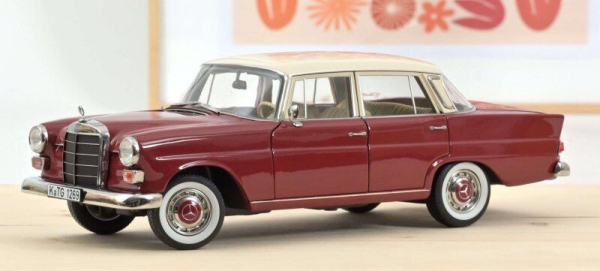 Norev 183706 Mercedes-Benz 200 1966 rot W110 Sedan 1:18 Oldtimer Modellauto