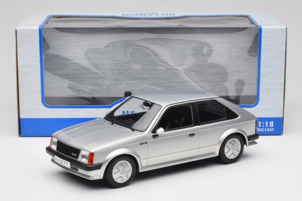 MCG Opel Kadett D GTE 1979-1984 silber 1:18 Modellauto 18533