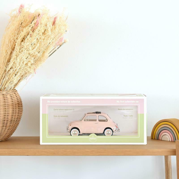 Norev 187774 Fiat 500 L 1968 pink with special birth pack 1:18 Modellauto