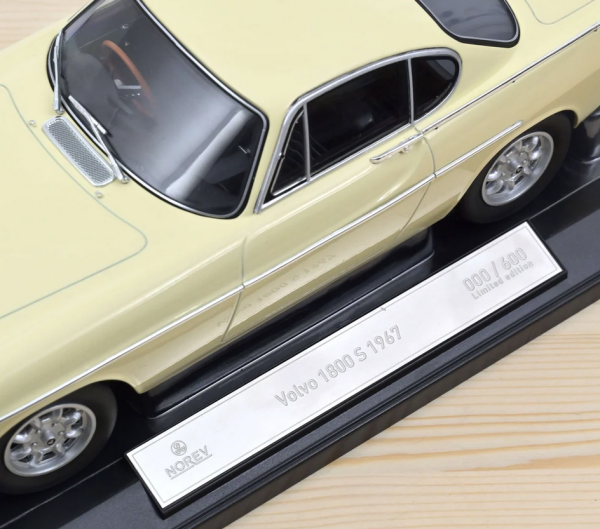 Norev 188701 Volvo 1800 S 1967 beige Simon Templar 1:18 Modelcar limited 1/600