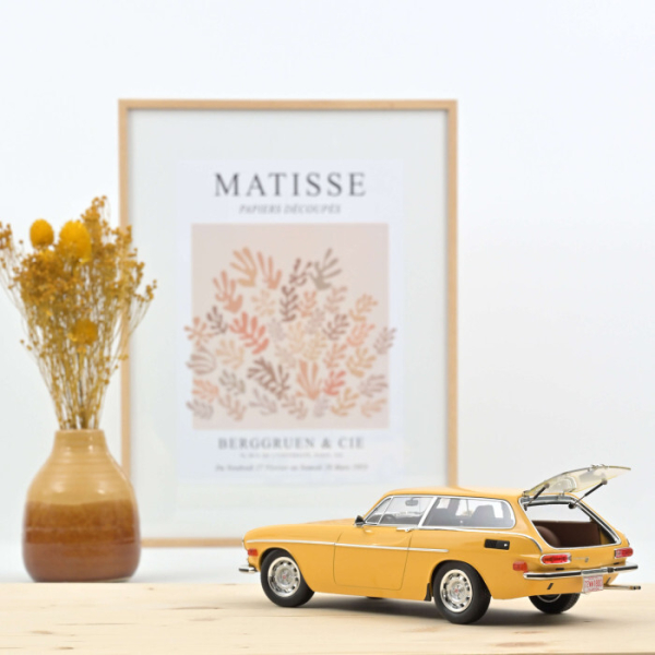 Norev 188721 Volvo 1800 ES 1972 US-Version Sun Yellow 1:18 Modelcar limitiert 1/400