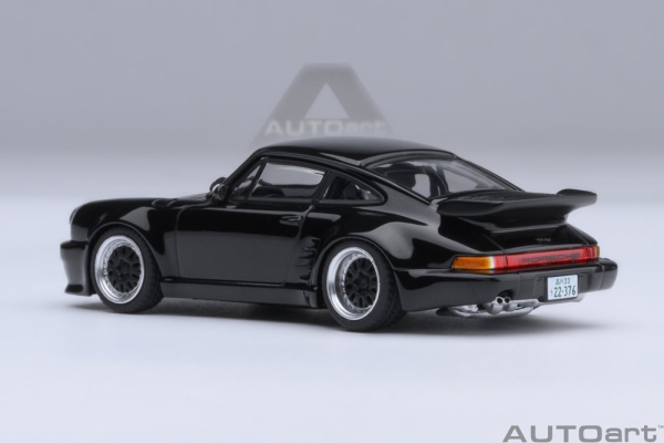 Porsche 911 930 Turbo black Wangan Midnight Blackbird 1:64 Autoart