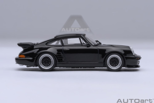 Porsche 911 930 Turbo black Wangan Midnight Blackbird 1:64 Autoart