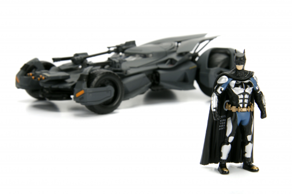 Jadatoys 253215000 Batman Justice League Batmobile 1:24 mit Figuren Modellauto