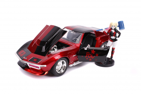 Jadatoys 31196 1969 Chevy Corvette Stingray mit Figur Harley Quinn 1:24 Modellauto