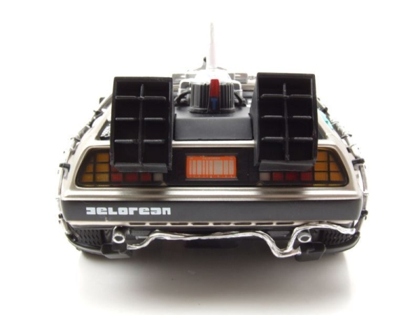 Sunstar 2712 DeLorean 1987 Back to the Future III 1:18 Modellauto