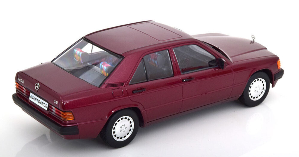 Triple9 1800310 Mercedes 190E 1.8 Avantgarde W201 darkred 1:18 limited 1/1002 Modellauto