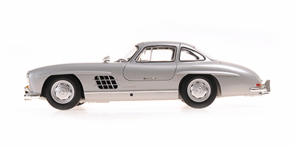 Minichamps MERCEDES-BENZ 300 SL (W198 I) 1954 SILBER 1:18 Modellauto